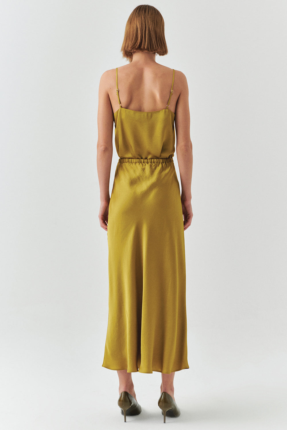 V Yaka Askılı Dantel Detaylı Saten Regular Bluz