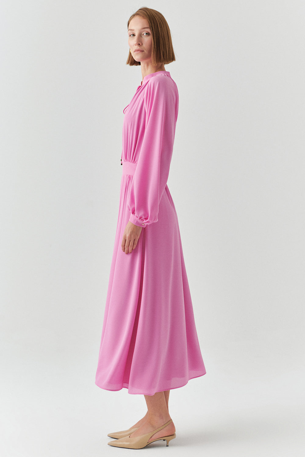 Yakası Bağcıklı Bele Oturan Astarlı Regular Midi Elbise