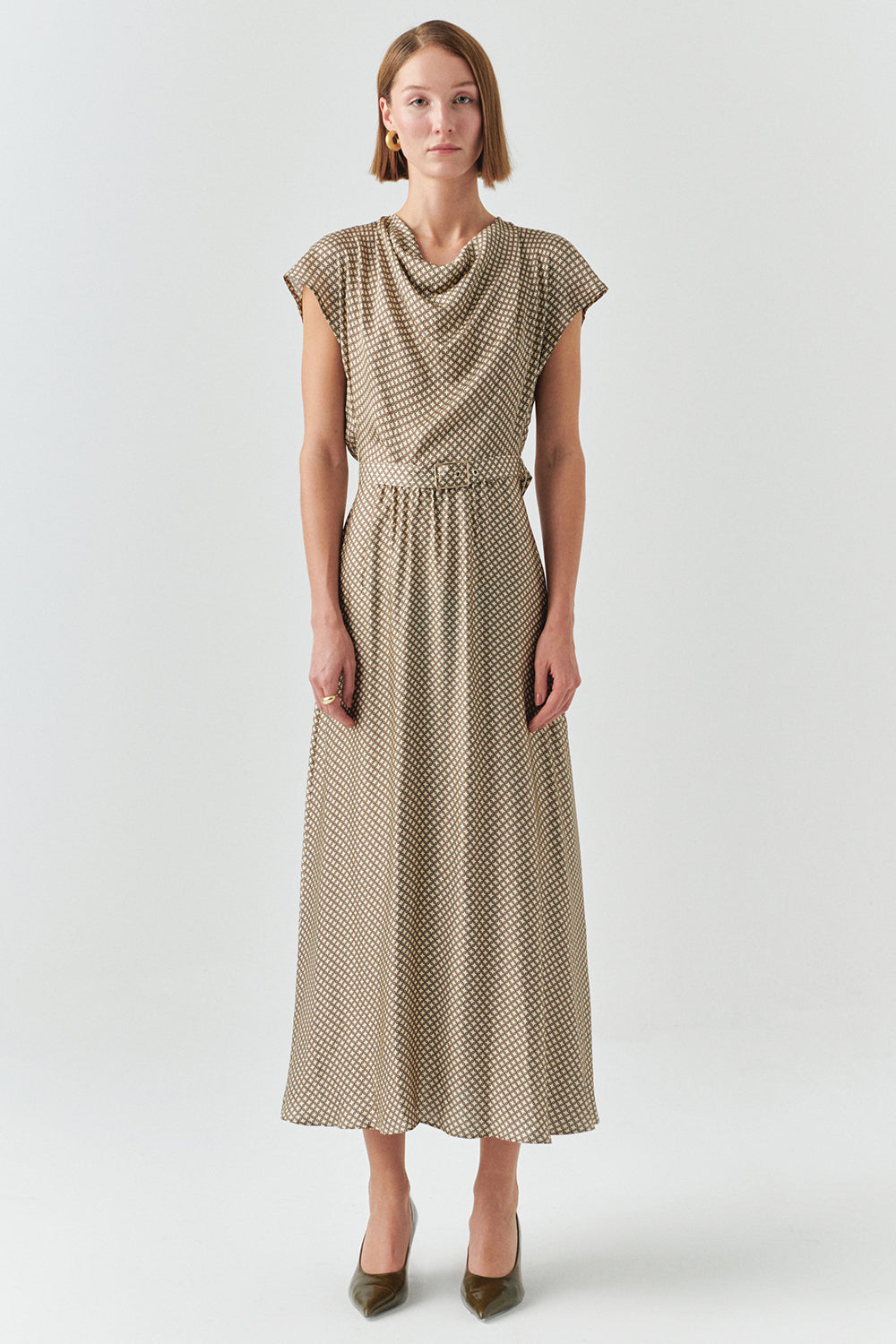 Desenli Degaje Yaka Kemerli Kolsuz Slim Fit Midi Elbise