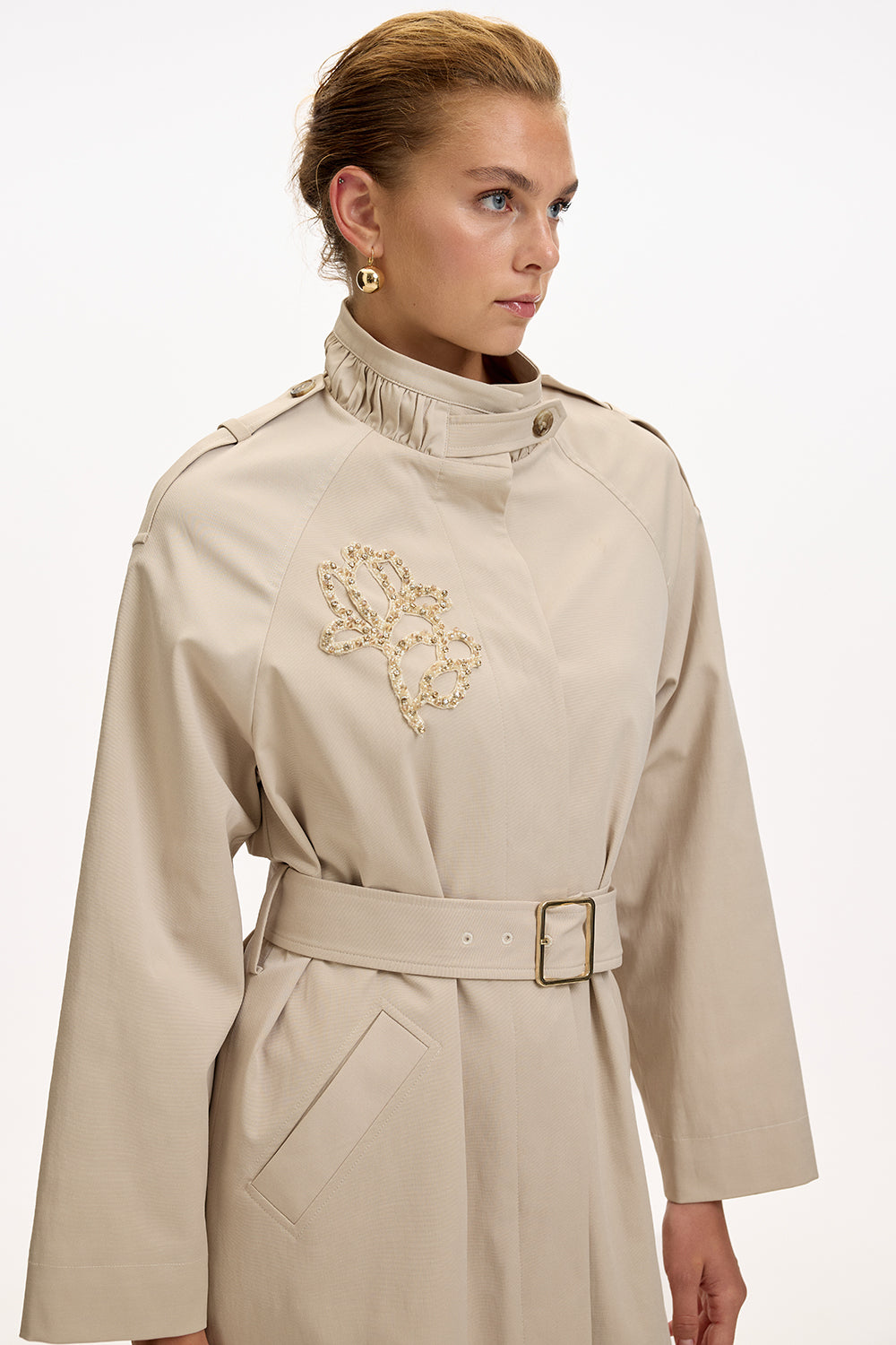 Taş İşlemeli Dik Yaka Kemerli Regular Trençkot