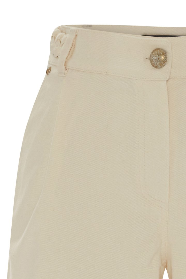 Bel Detaylı ve Cepli Şort
