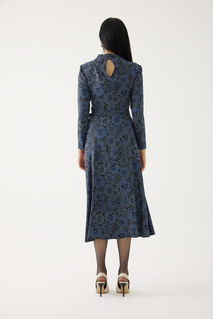 Yırtmaçlı Çiçekli Viskoz Elbise