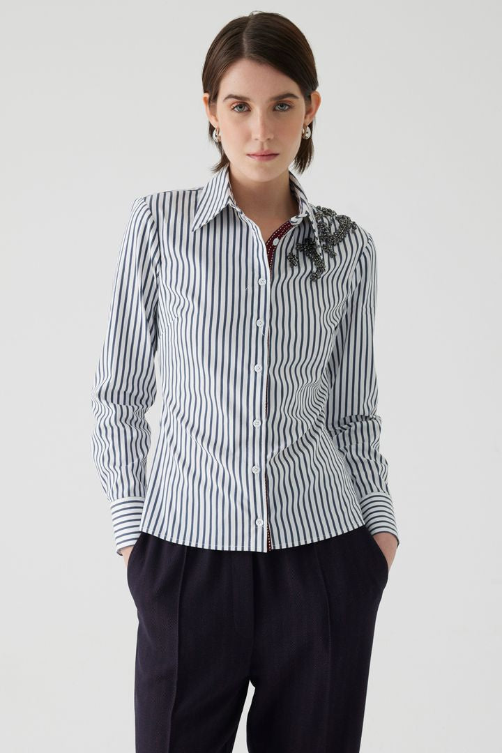 İşleme Detaylı Bele Oturan Slim fit Çizgili Gömlek