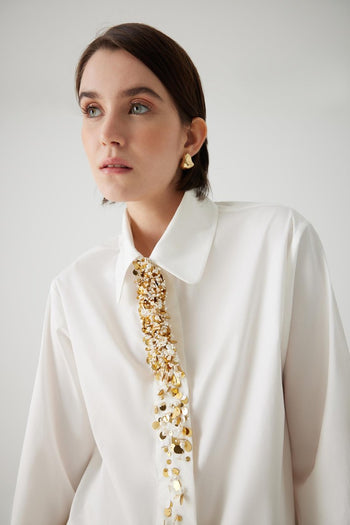 İşleme Detaylı Pamuk Düz Kesim Ekru Gömlek