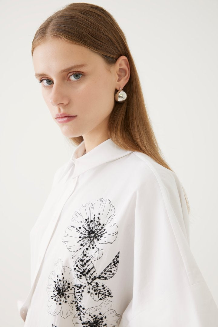 Çiçekli ve Beyaz Gömlek Tasarımı