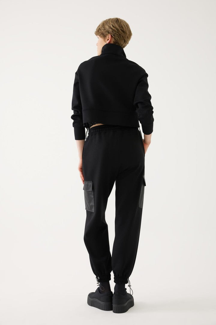 Cep Detaylı Lastik Pantolon