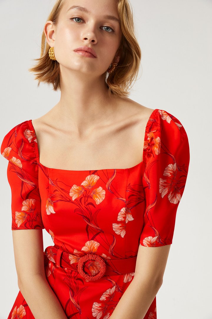 Kısa Kollu Midi Boy Kemerli Elbise