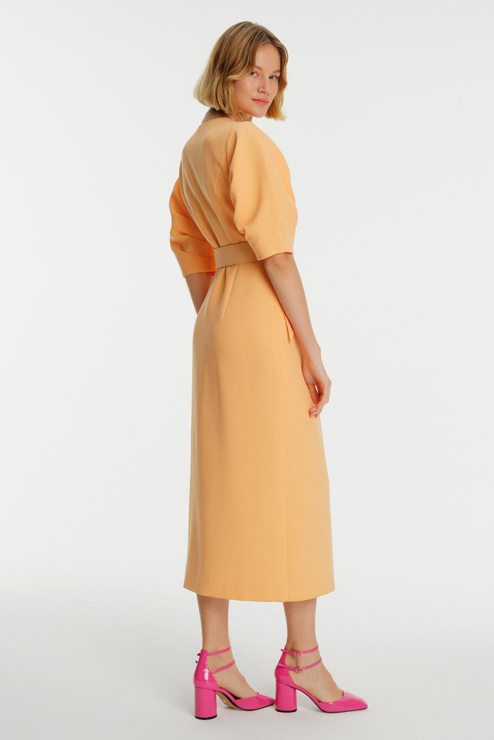 V Yaka Kol Detaylı Kemerli Krep Elbise