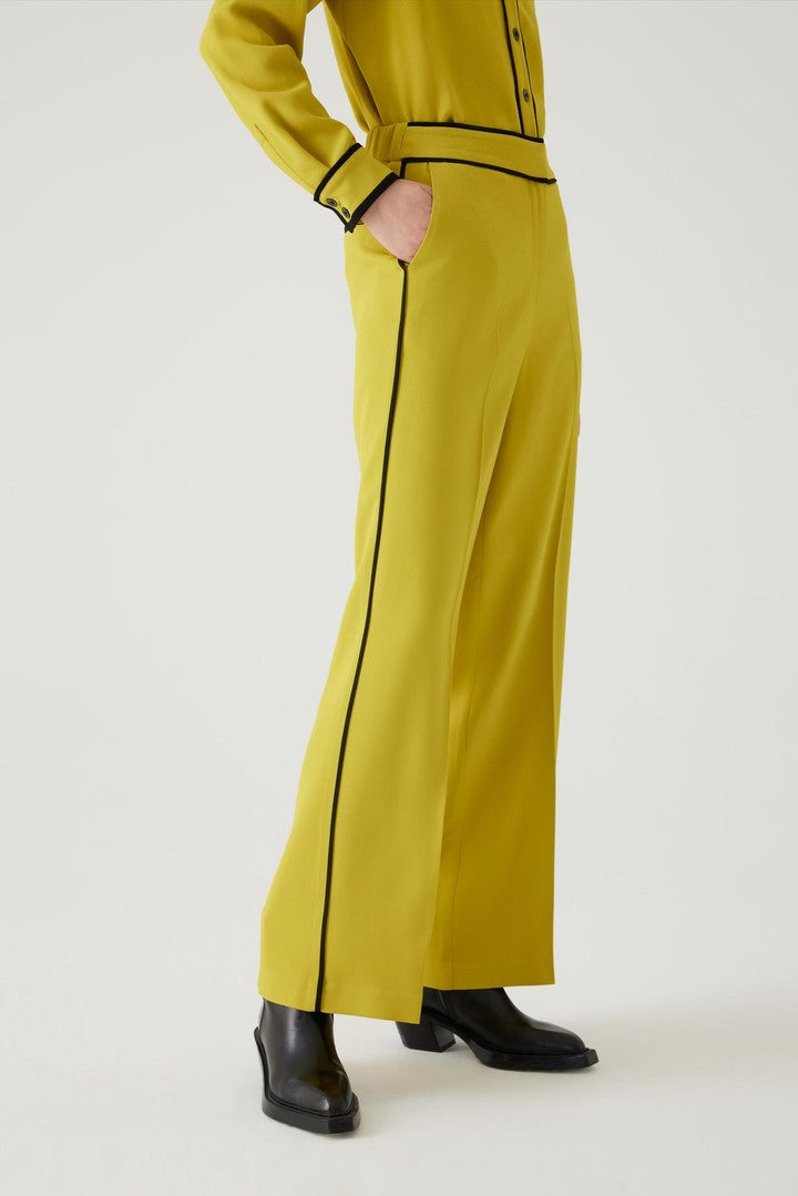 Beli Lastikli Biye Detaylı Regular Örme Sarı Pantolon