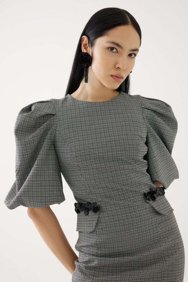 Balon Kollu Çiçek İşlemeli Elbise