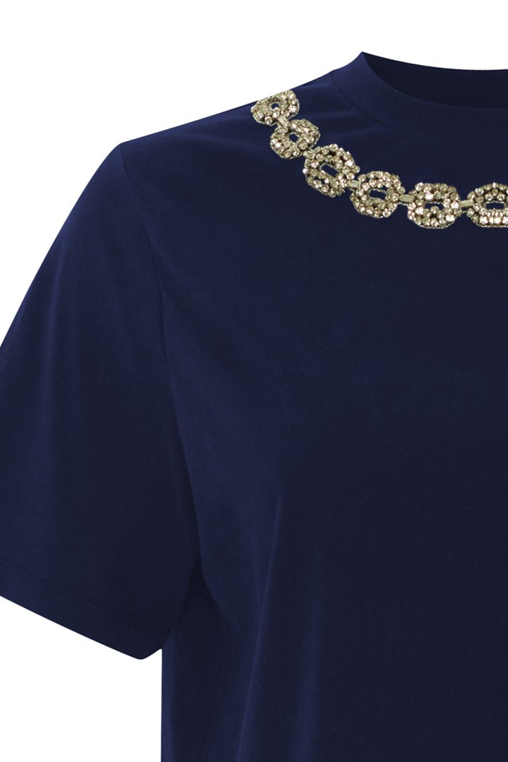 Yakası Taşlı ve Kısa Kollu Tişört