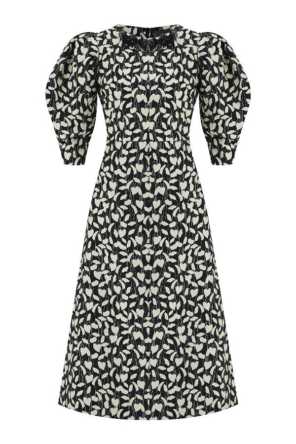 Yakası İşleme Detaylı Desenli Elbise