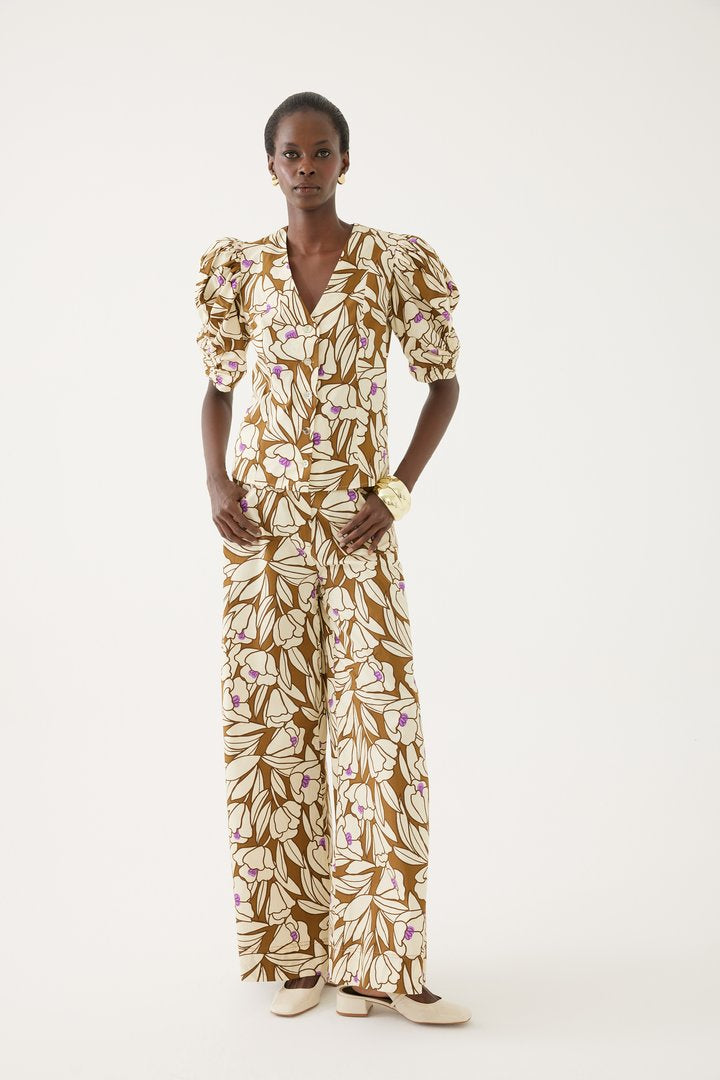 Kol Detaylı ve Çiçekli Gömlek Tasarımı