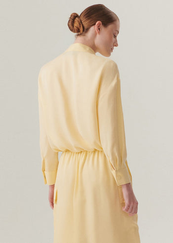 Hakim Yaka Çift Cepli Ayarlanabilir Bağcıklı Rahat Kalıp Lyocell Ceket