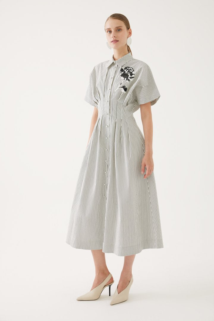 Çiçek İşlemeli ve Çizgili Elbise Tasarımı