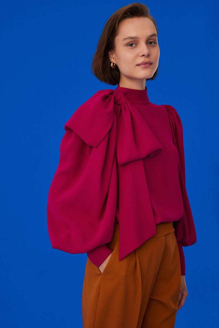 Çıkarılabilir Aksesuarlı Dik Yakalı Bluz