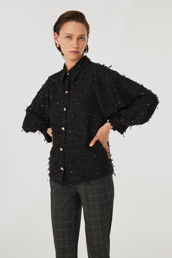 Düğmeli Uzun Kollu Gömlek