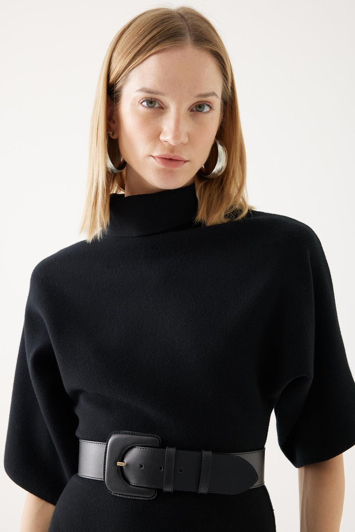 Kemer Detaylı Triko Elbise