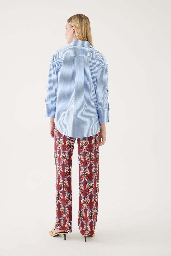 Çizgili ve Çiçek Motifli Klasik Gömlek