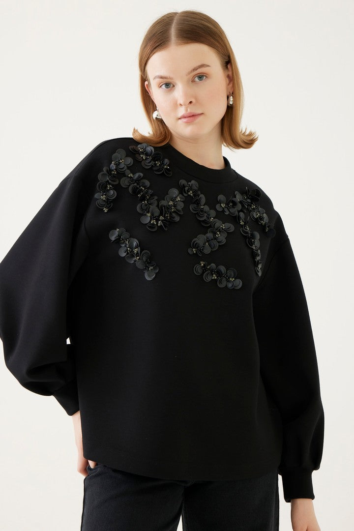 Çiçek İşlemeli Sweatshirt