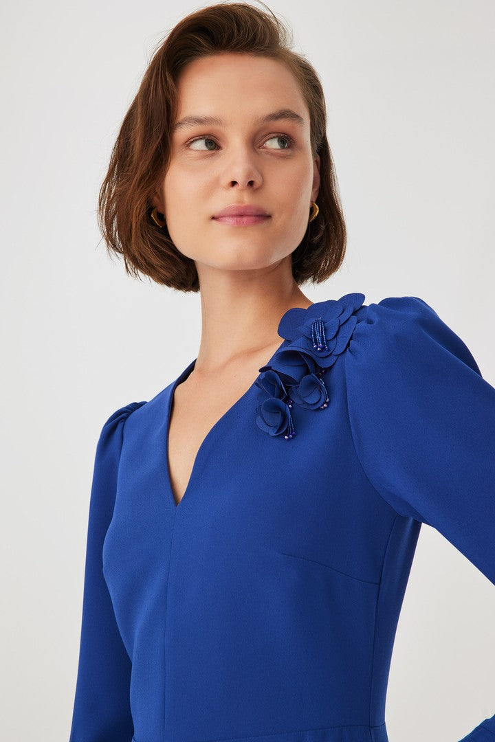 Uzun Kollu V Yakalı Midi Elbise