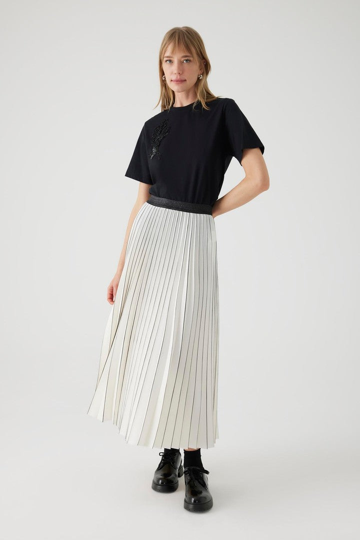 Bisiklet Yaka İşlemeli Regular Siyah T-shirt