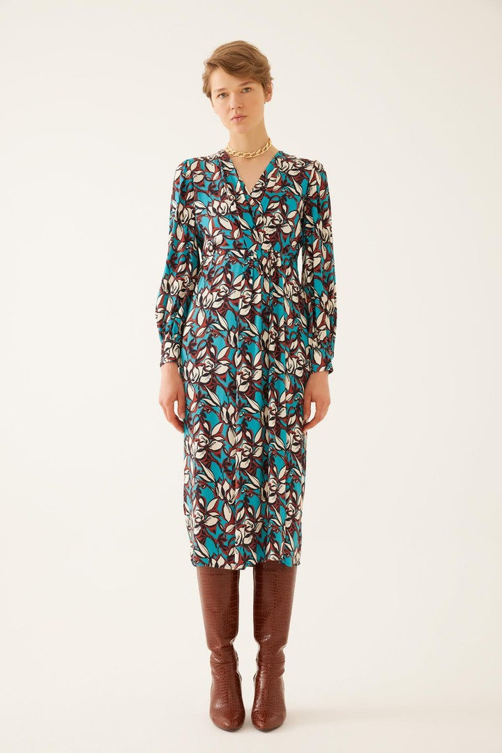 Çiçek Desenli Yırtmaçlı Elbise