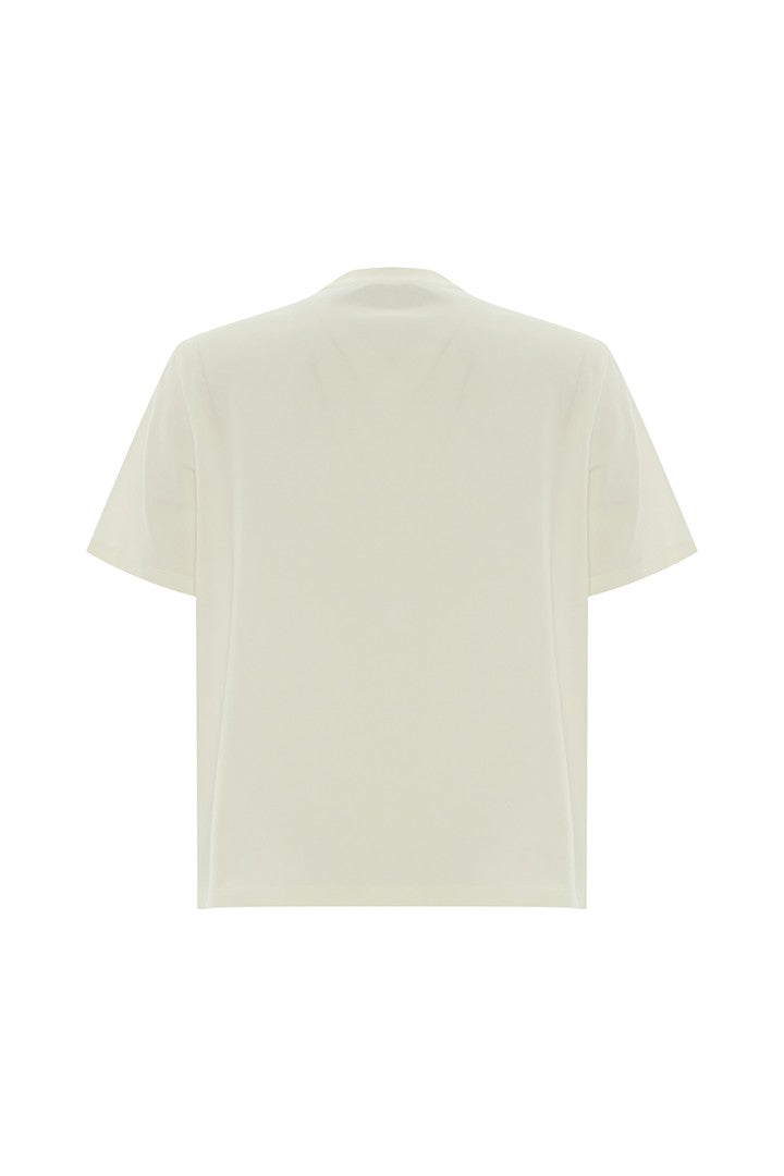 Kısa Kollu ve Yakası Dantelli Tişört Tasarımı