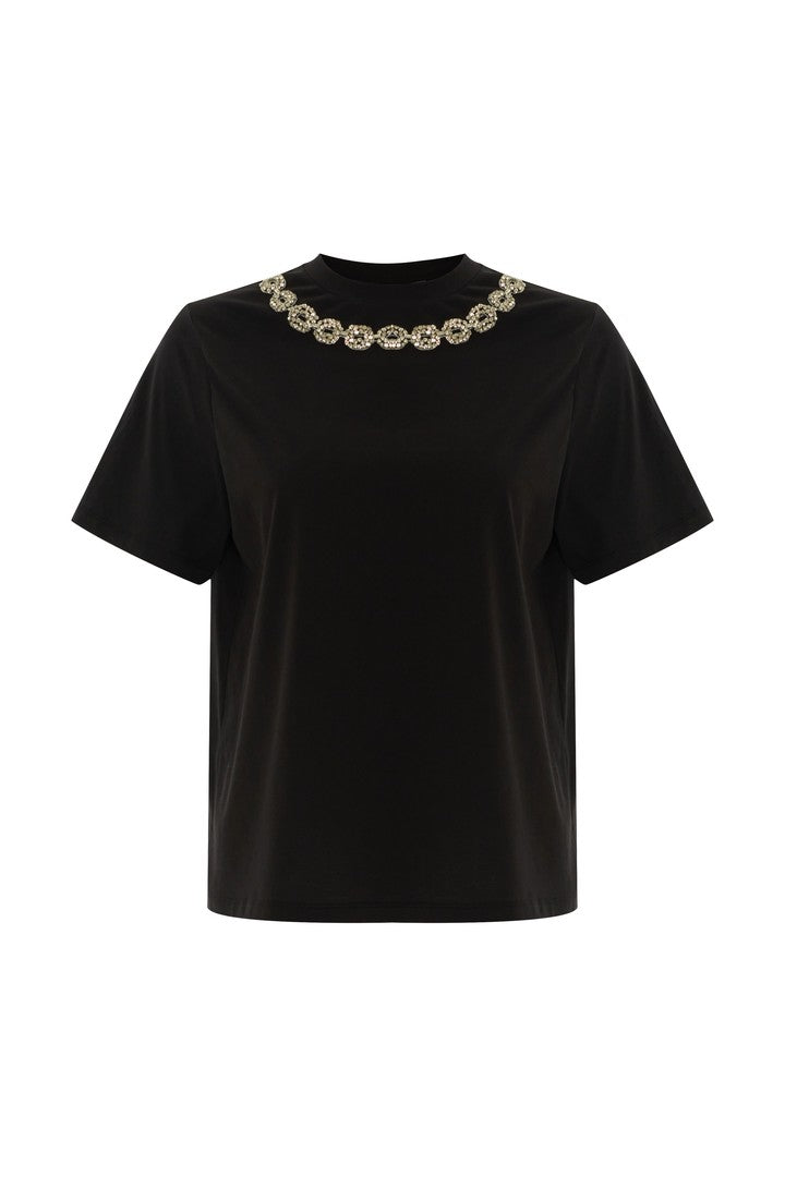 Yakası Taşlı ve Kısa Kollu Tişört