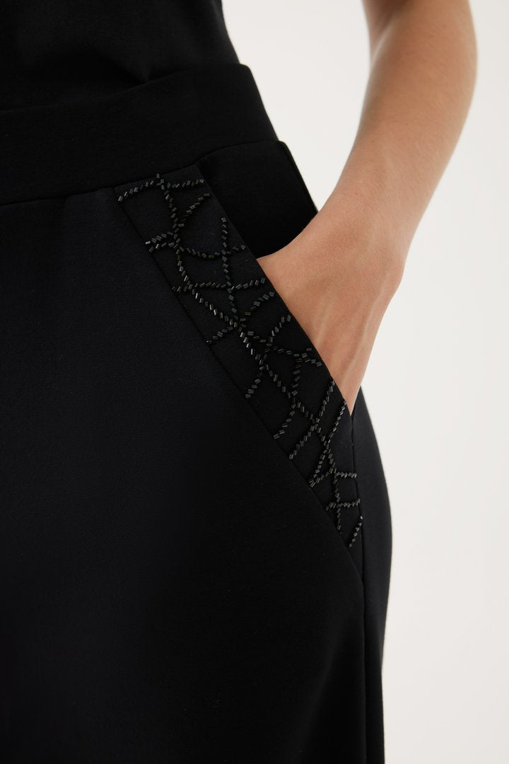 Sade ve Şık Pantolon Modeli