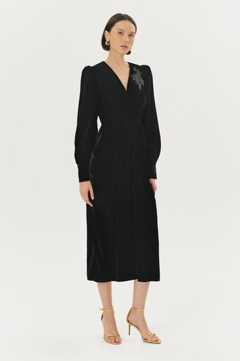 Yakası İşleme Detaylı Likralı Siyah Maxi Boy Elbise