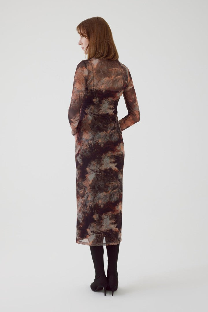 Soyut Desenli Slim Fit Tül Midi Elbise