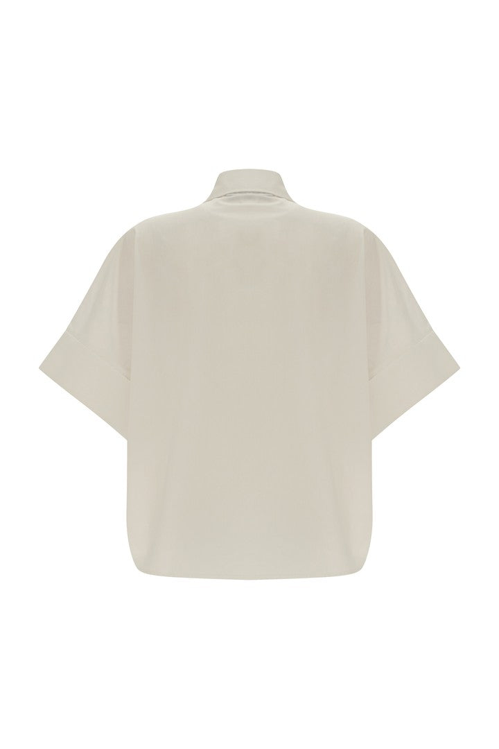 Çiçekli ve Beyaz Gömlek Tasarımı