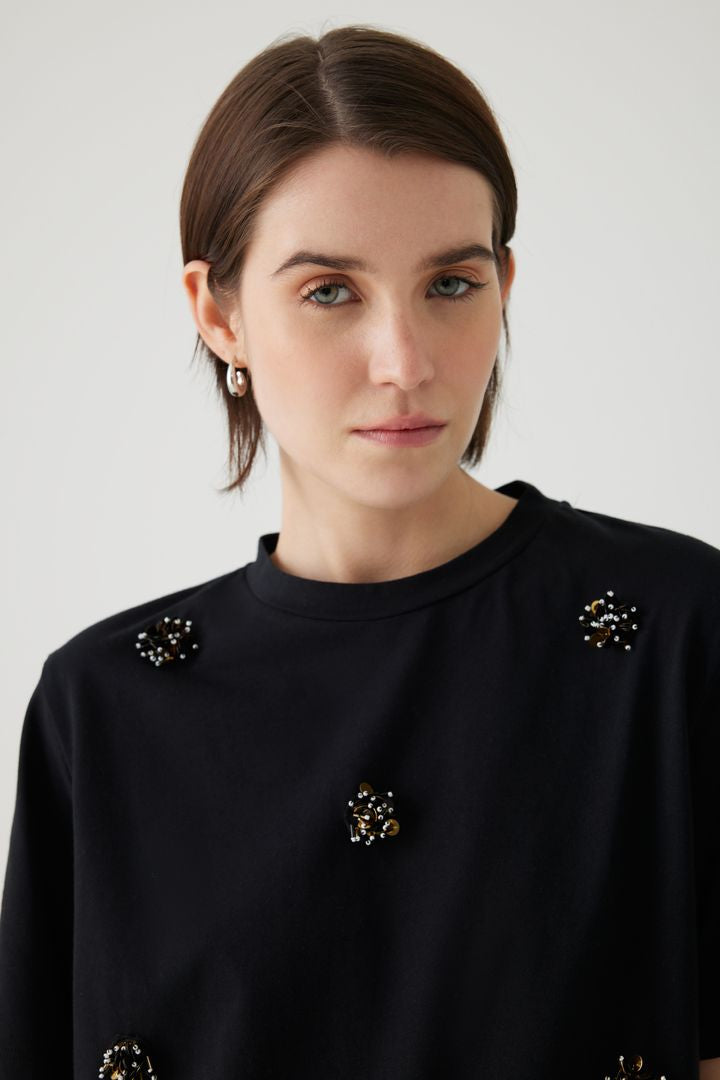 Kısa Kollu Parlak Taş Detaylı Siyah T-shirt