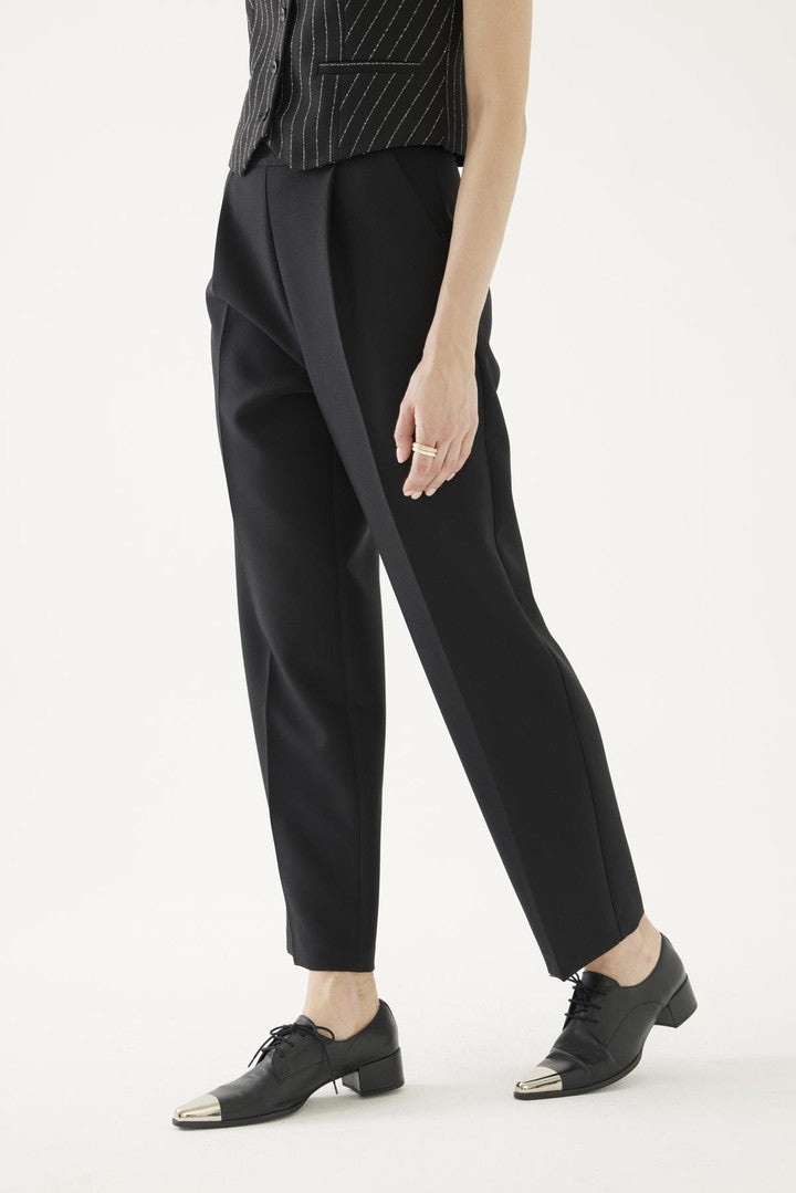 Bel Detaylı Pantolon