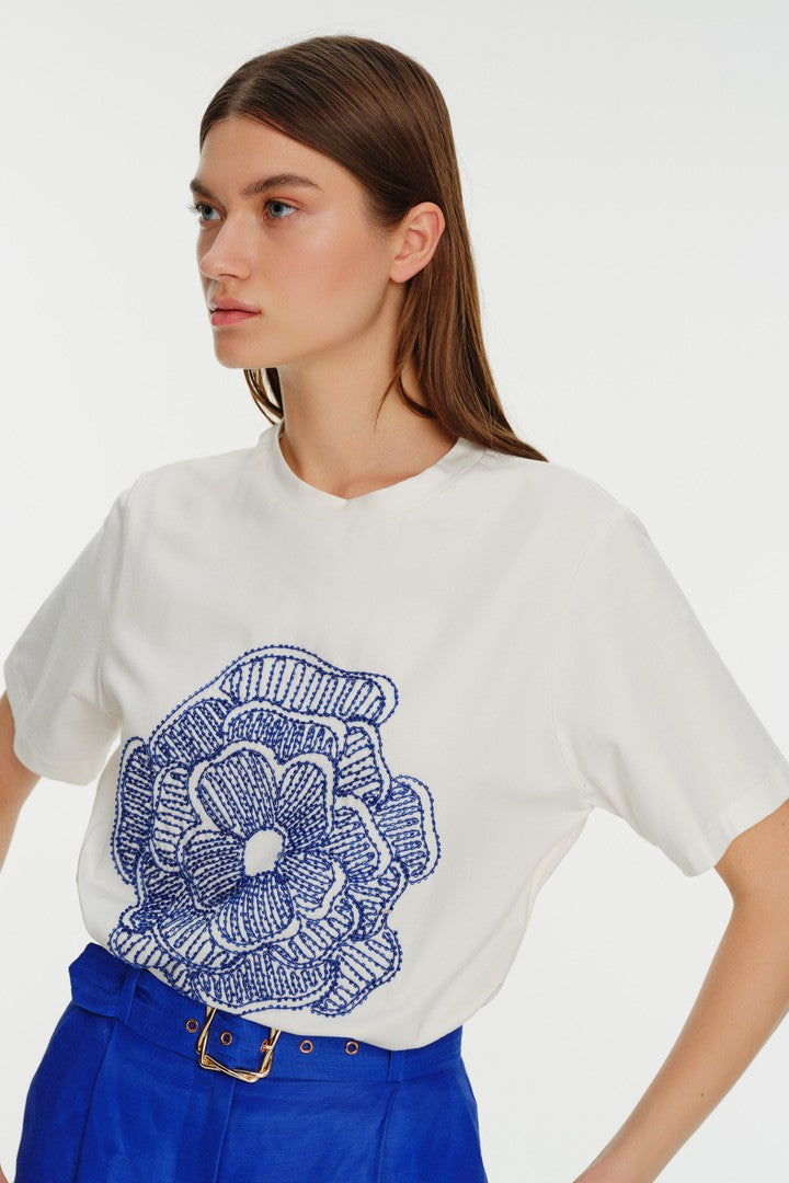 Bisiklet Yaka İşlemeli Organik Pamuk Tişört