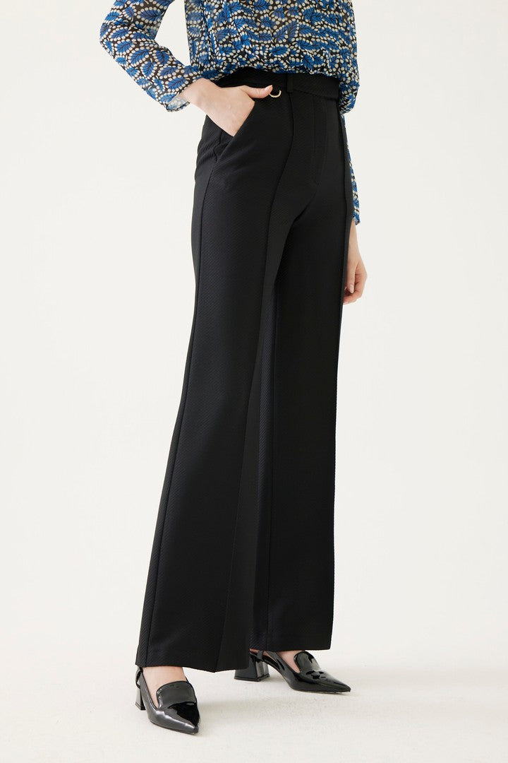 Çizgi Detaylı Pantolon