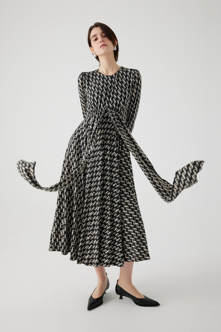 Geometrik Desenli Bağlama Detaylı Likralı Midi Örme Elbise