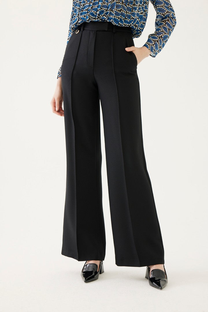 Çizgi Detaylı Pantolon