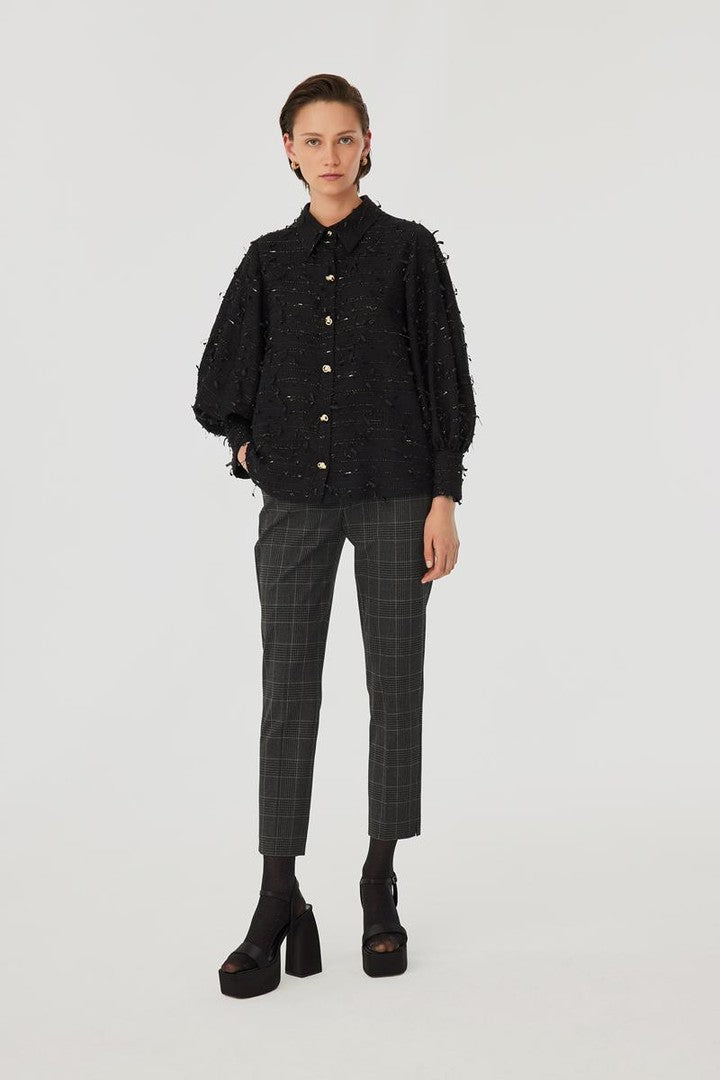 Düğmeli Uzun Kollu Gömlek