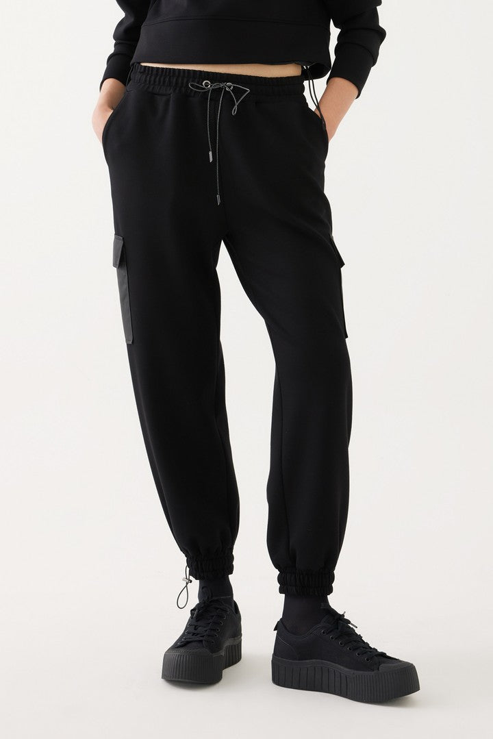 Cep Detaylı Lastik Pantolon