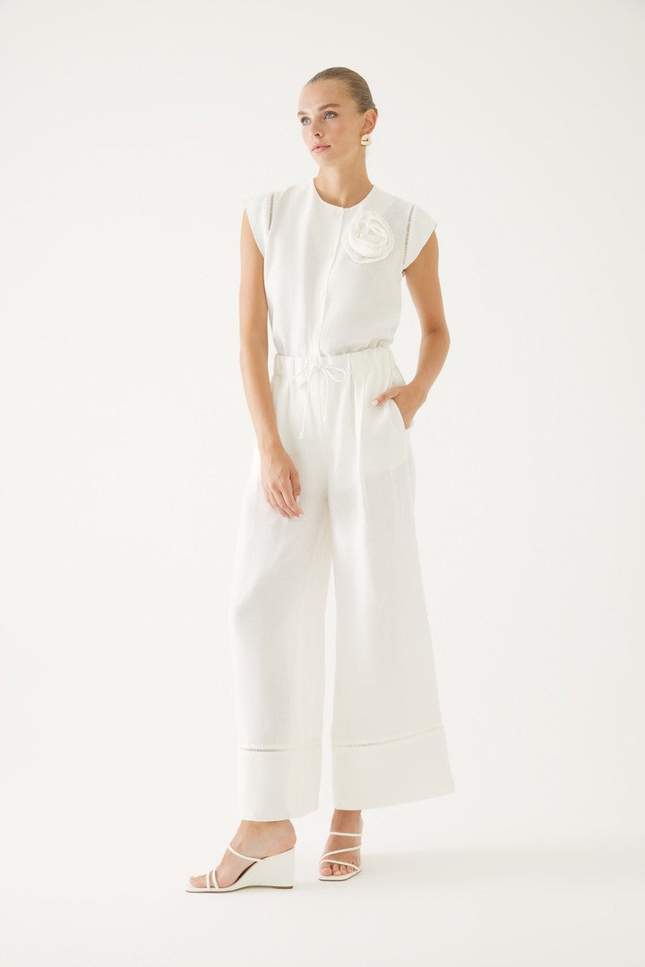 Belden Bağlamalı ve Geniş Paçalı Pantolon