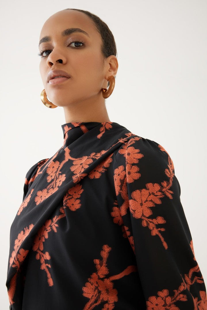 Turuncu Çiçekli Siyah Elbise