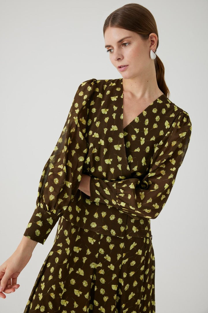 Çiçek Desenli Kruvaze Yaka Slim Fit Bluz