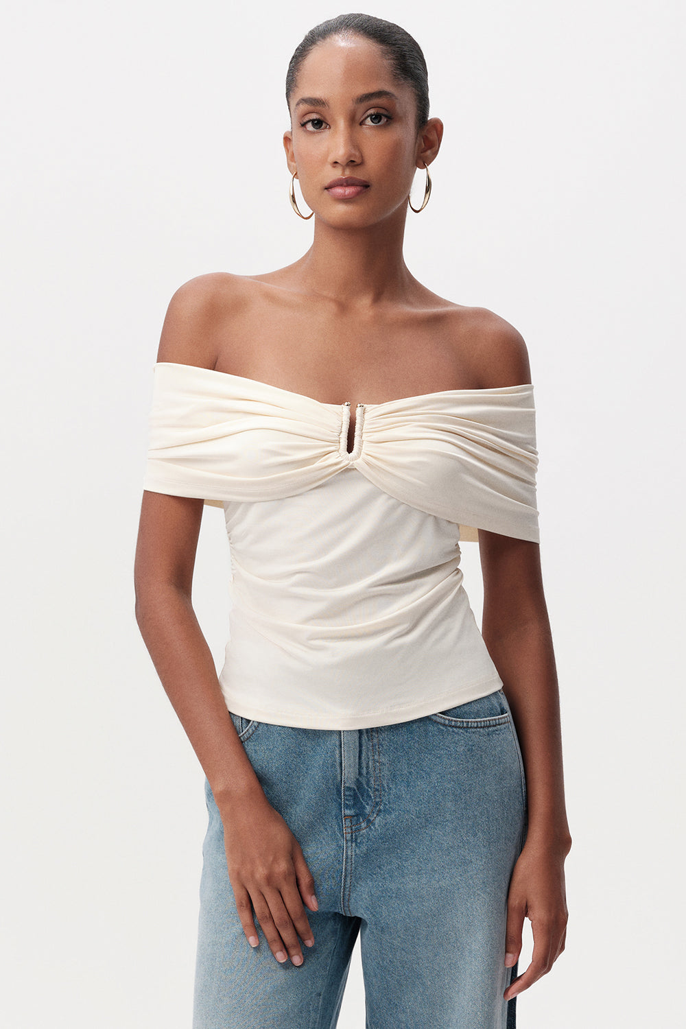 Omuzları Açık Metal Tokalı Slim Fit Örme Krem Bluz