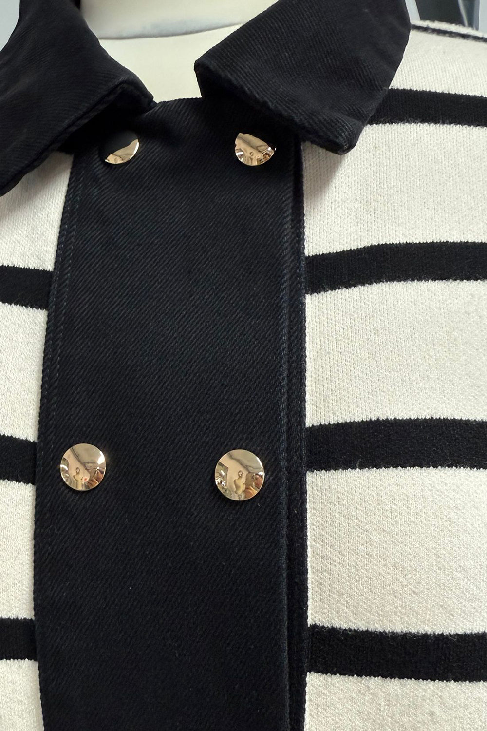 Uzun Kollu Düğmeli Oversize Triko Siyah Krem Hırka