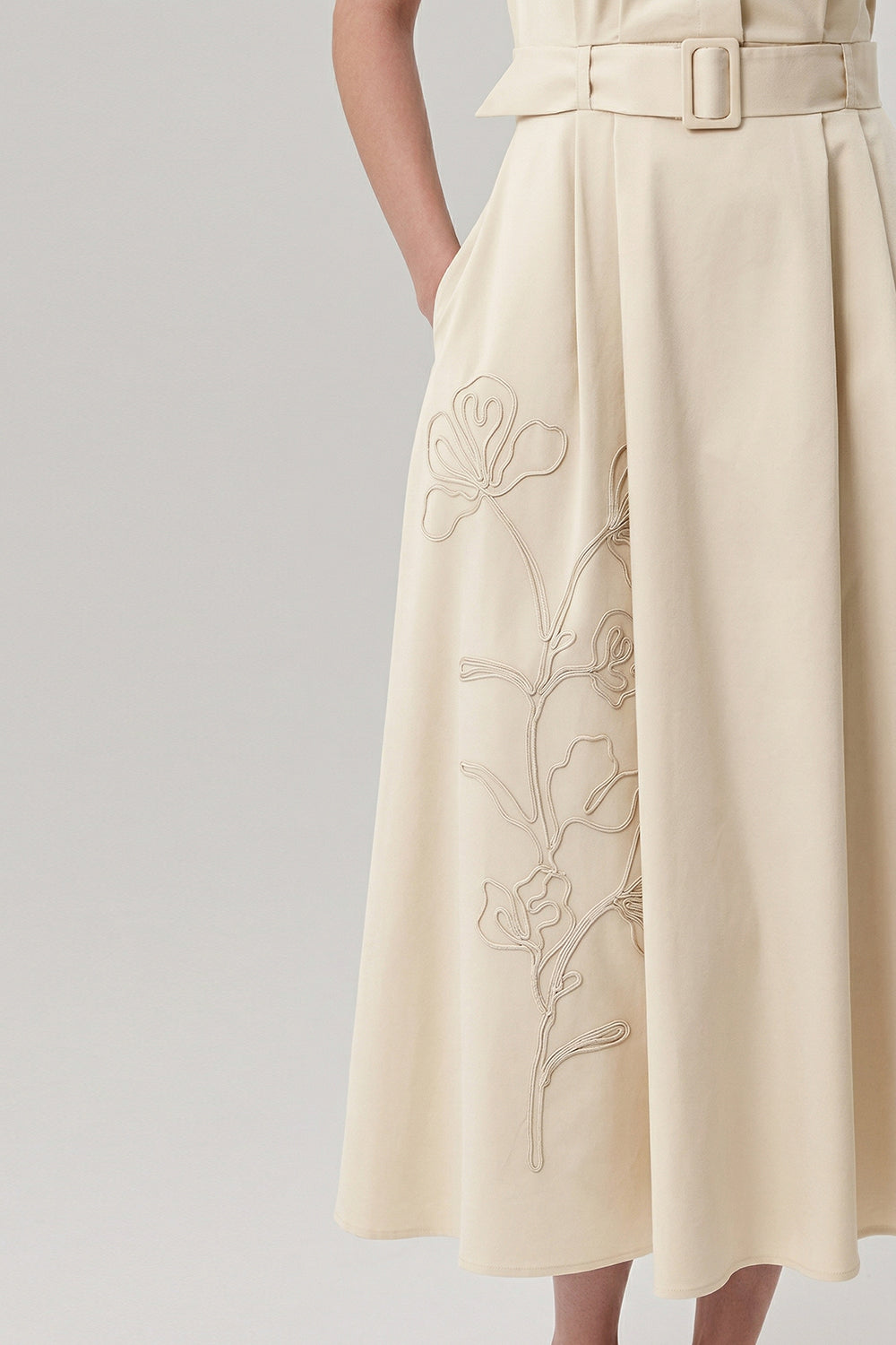 Gömlek Yaka Kısa Kollu Kemerli Cepli Regular Midi Krem Elbise