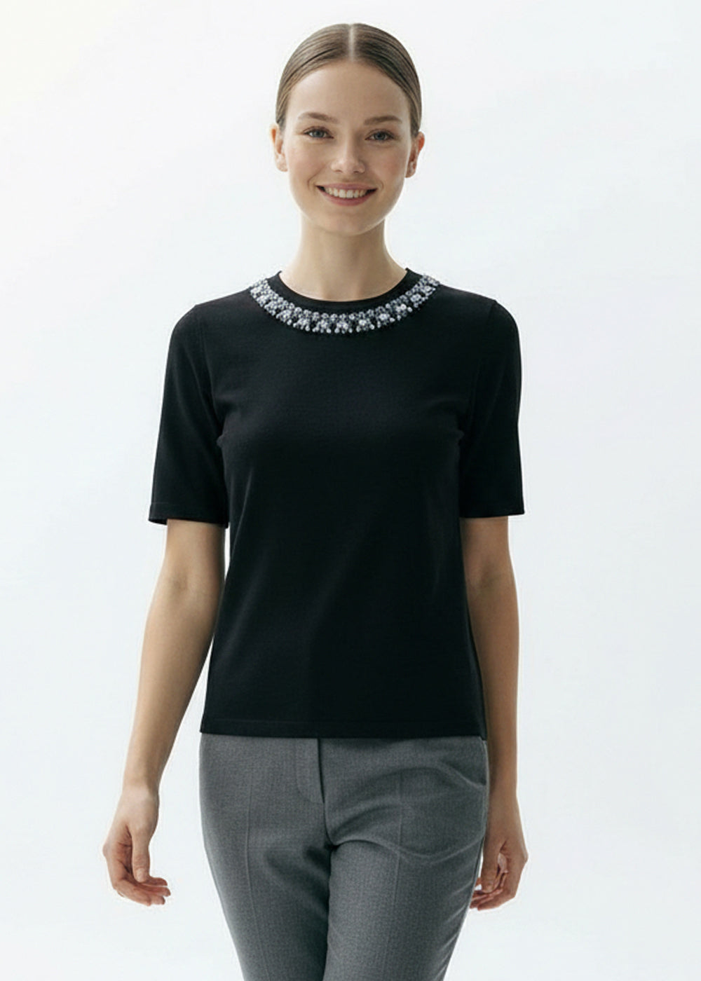 Bisiklet Yaka İşlemeli Kısa Kollu Regular Örme T-Shirt