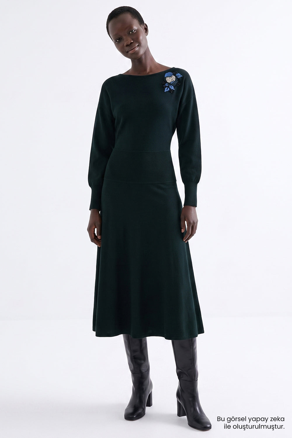 Yarasa Kol Aplikeli Slim Fit Triko Siyah Elbise