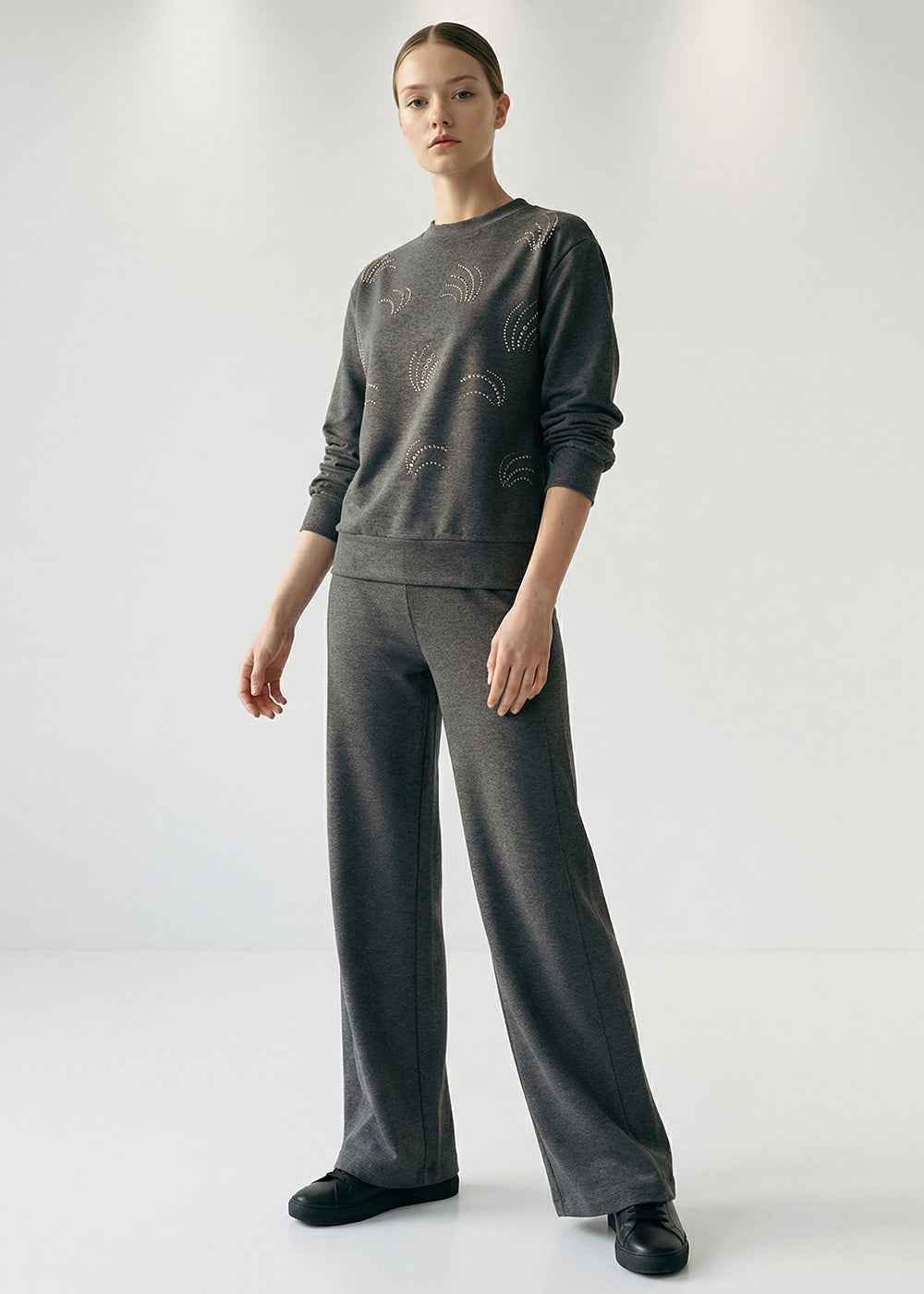 Desenli Taş İşlemeli Regular Uzun Kol Sweatshirt